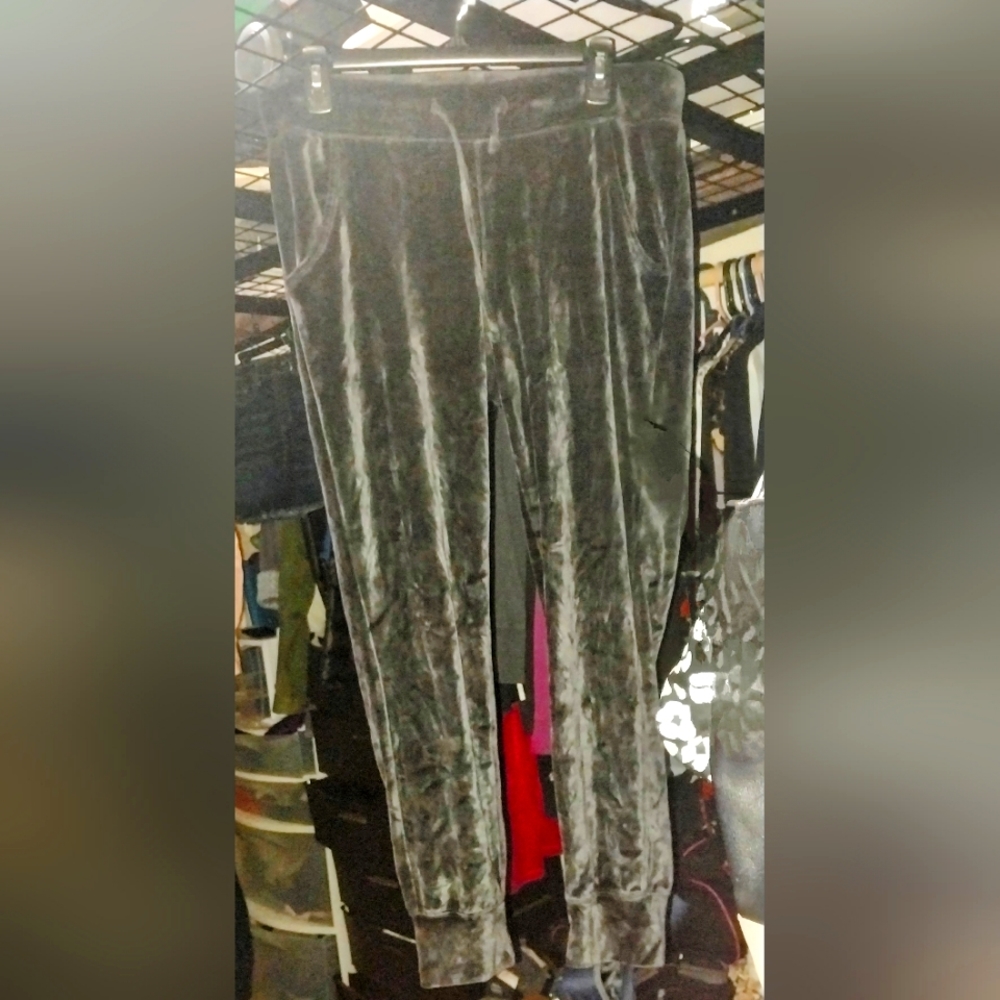 Express One Eleven Women's Black Velour Lounge Pants